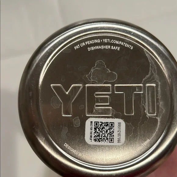 YETI Black Stainless Steel Water Bottle - Picture 2 of 6